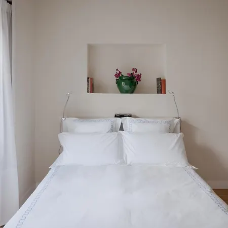 Tiber Island View - Trastevere, Campo De' Fiori Apartment *